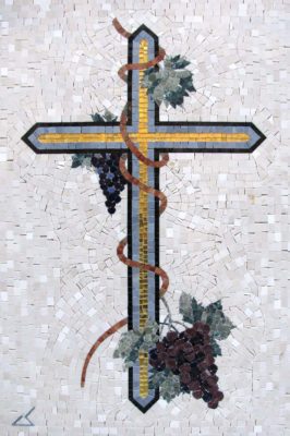 Mosaico sacro - Croce ed uva 2017, marmo, 68x102 cm